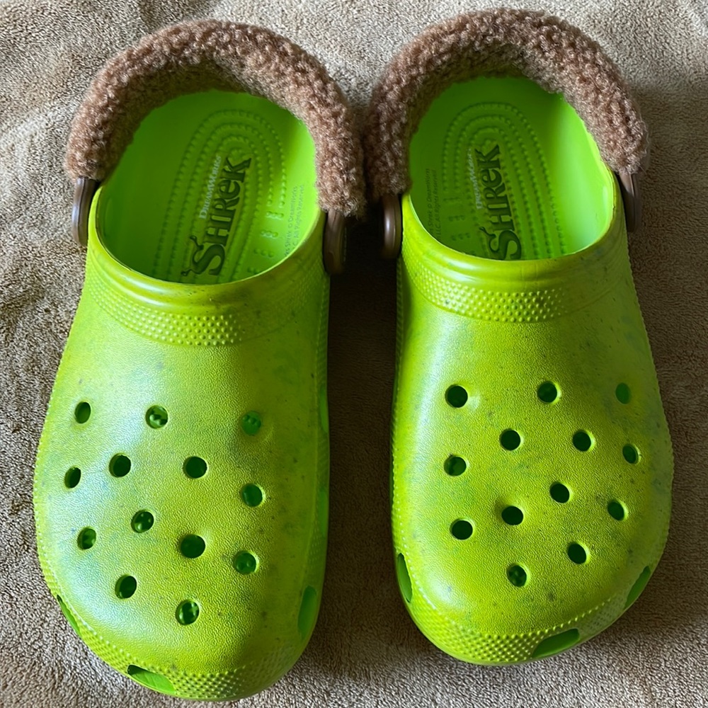 Dreamworks Shrek Crocs NWOT without jibbitz